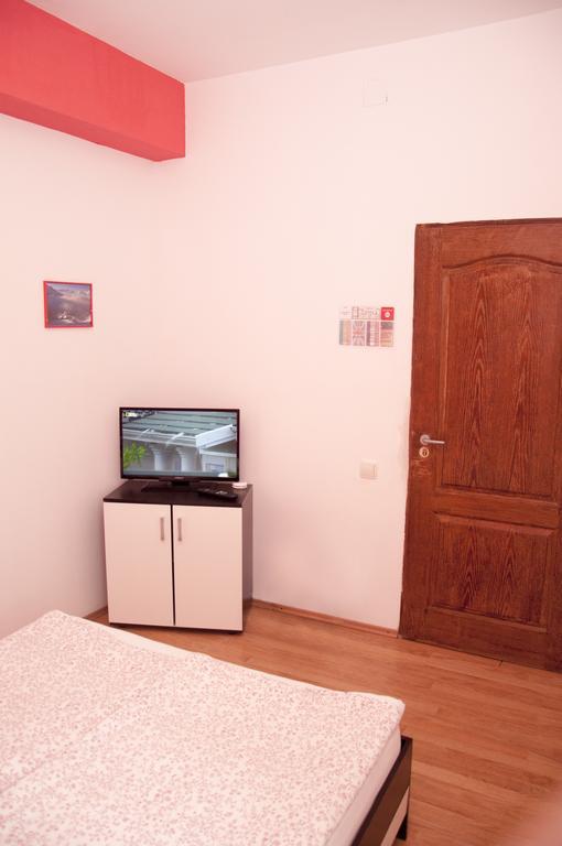 Jugendstube Hostel *